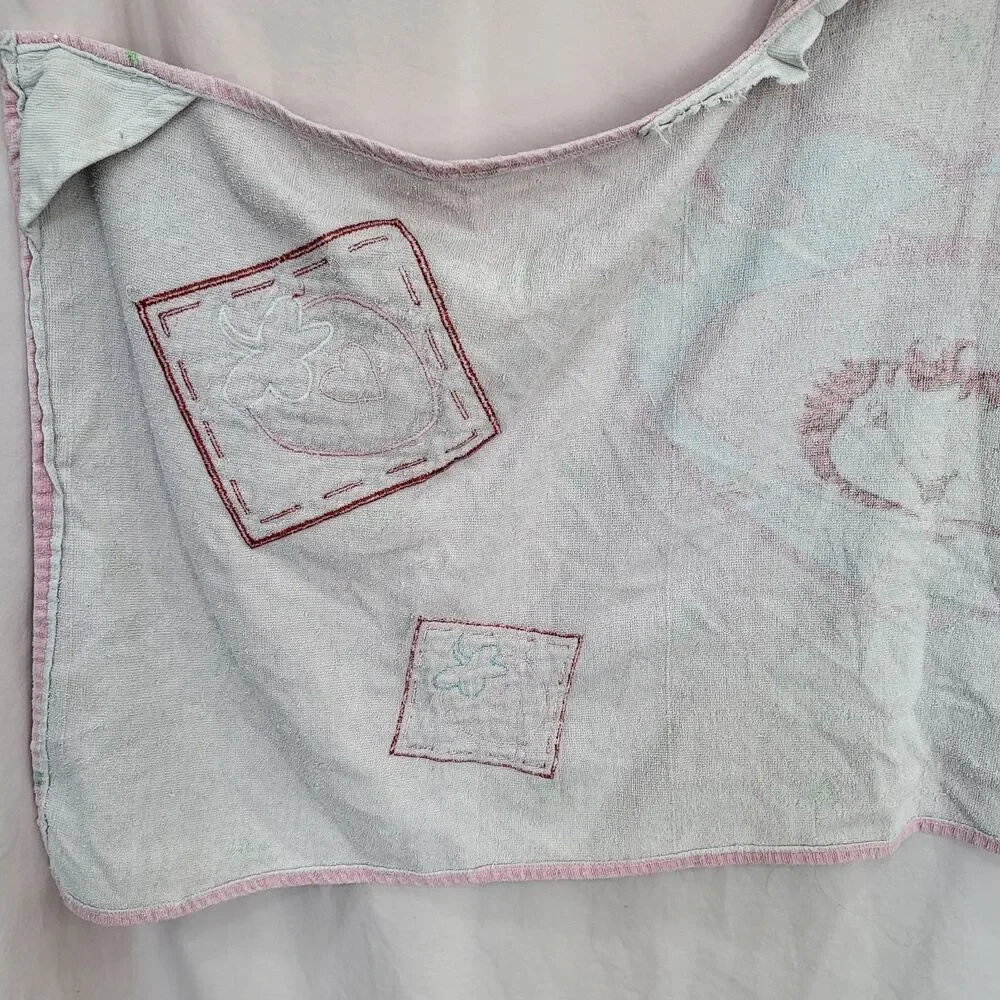 Strawberry Shortcake hooded toddler Bath Towel Vintage 90s Retro quilted